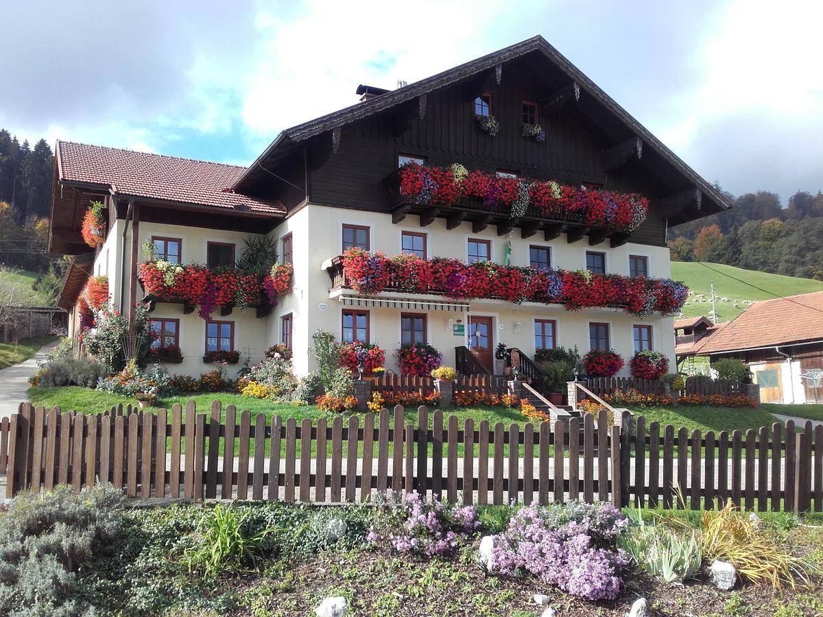 Nussbaumer Am Irrsee Tiefgraben ภายนอก รูปภาพ